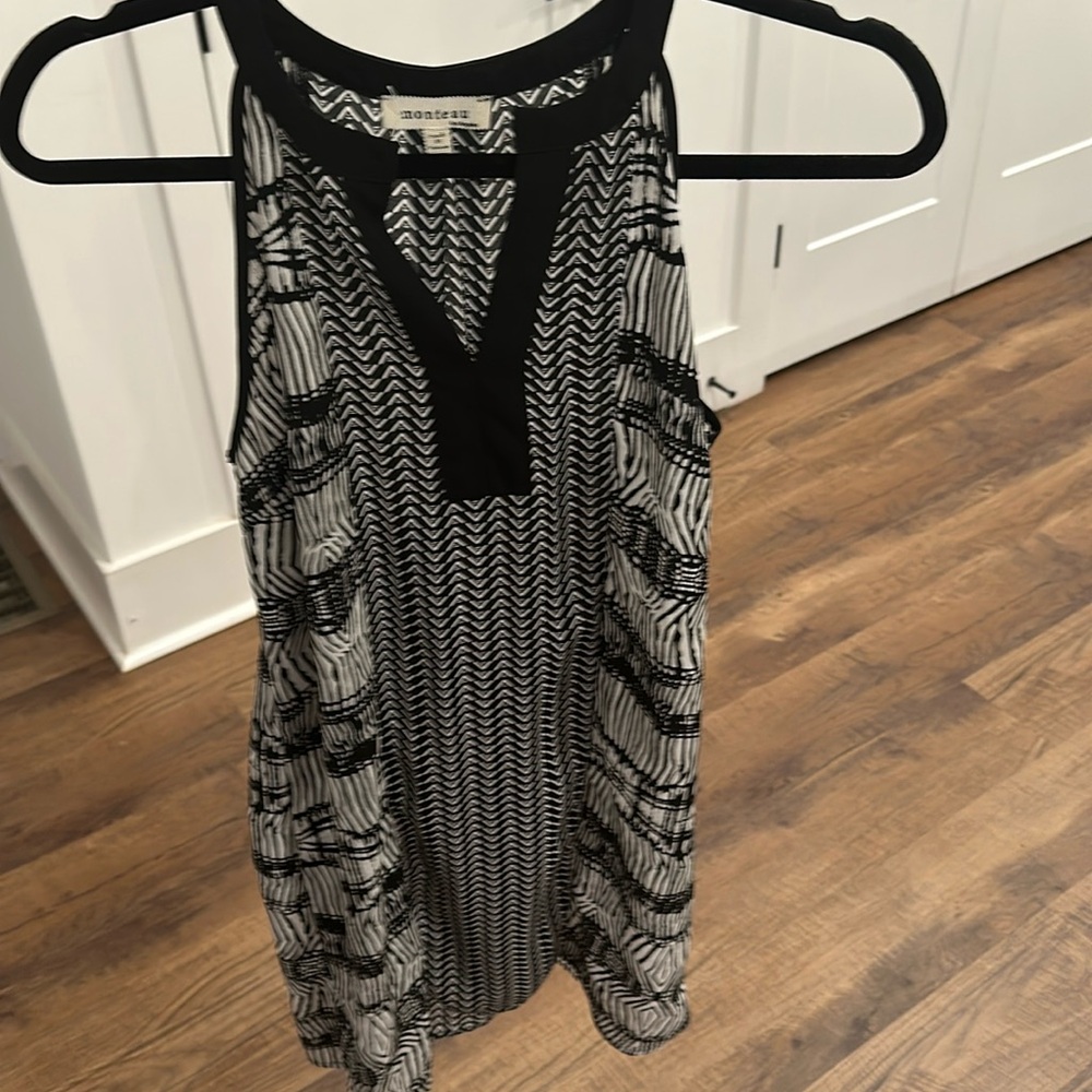 Monteu dress size small